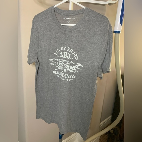 Lucky Brand Men’s T-shirt in gray color. - Picture 1 of 2